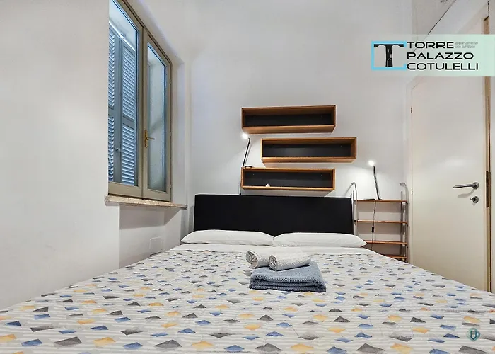 Torre Palazzo Cotulelli * Ancône